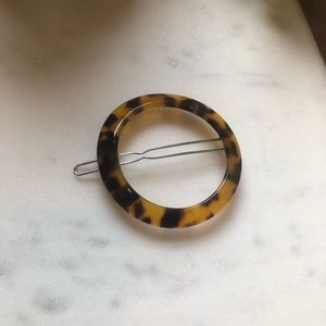 Accessories - Circle Tortoise Resin Hair Clip Accessories - Circle Tortoise Resin Hair Clip